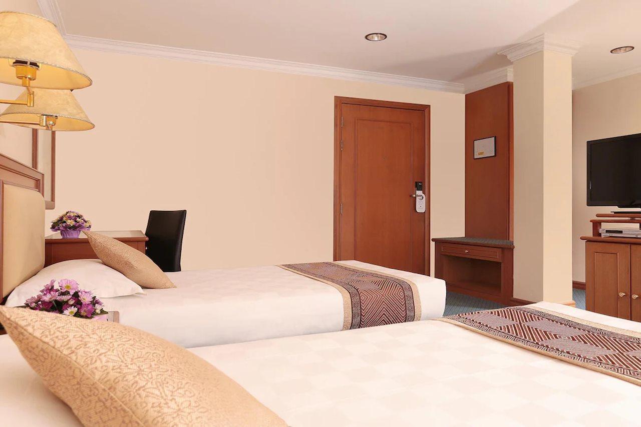 Hotel Santosa Malang Exterior foto